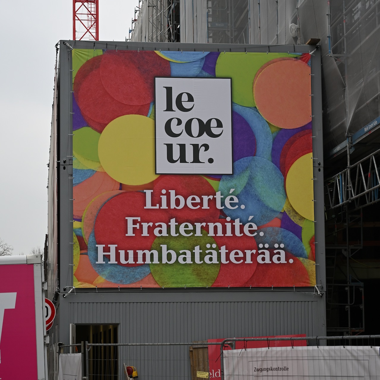 Just a post saying: Liberte, Fraternite, Humatäterää..